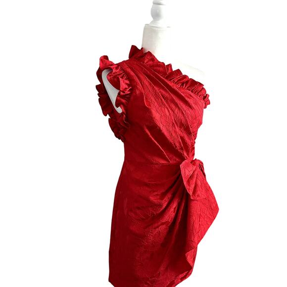 Monique Lhuillier Dress 2 - Picture 4 of 10